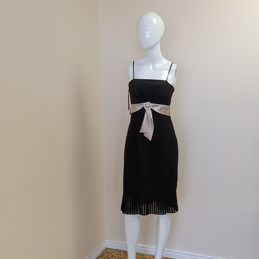 Elegant Black and Cream Prom Dress